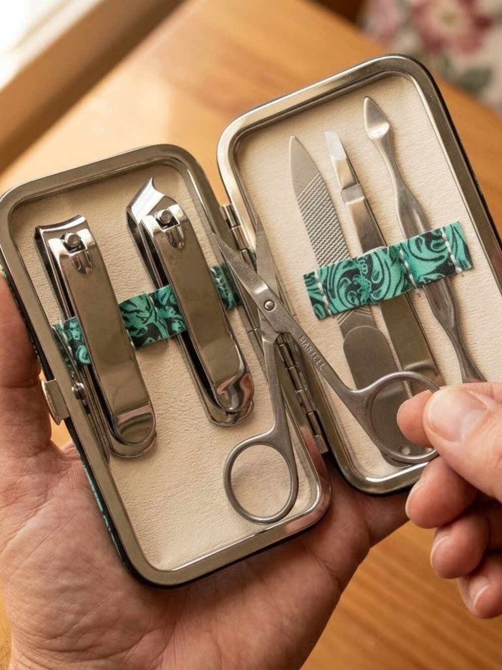 Tooled In Turquoise Manicure Set - Picture 3 of 3